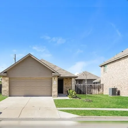 Rent this 3 bed house on 1530 Dove circle in Ennis, TX 75119