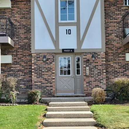 Rent this 1 bed condo on Lake Drive in DuPage County, IL 60527