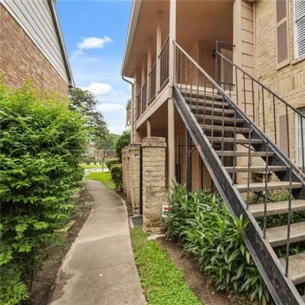 Buy this 2 bed condo on Clarkcrest Street in Houston, TX 77063