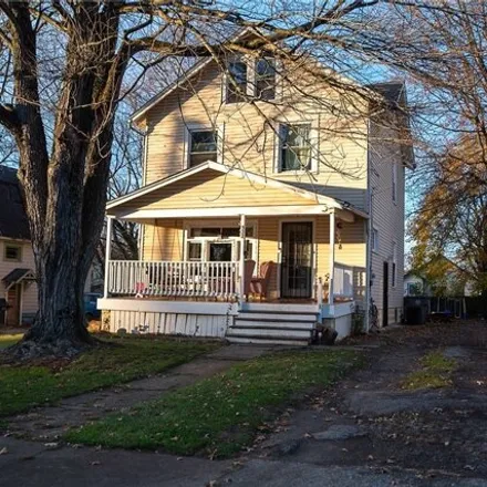 Buy this 3 bed house on 944 Parkview Avenue in Fosterville, Youngstown