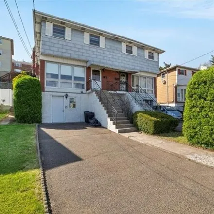 Buy this 3 bed house on 29 Elizabeth Place in City of Yonkers, NY 10703