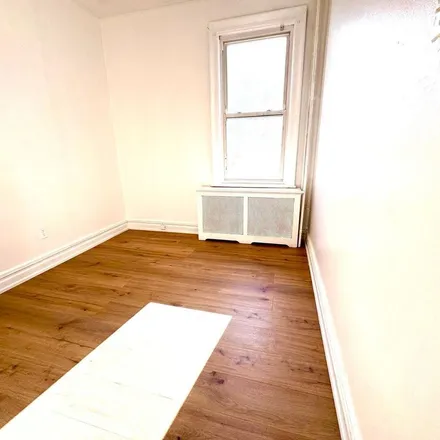 Rent this 2 bed apartment on NAPA Auto Parts in Pamrapo Avenue, Jersey City
