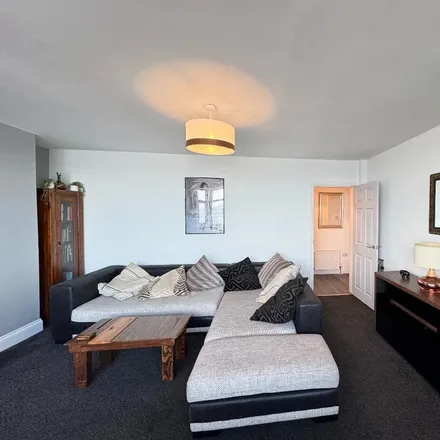 Image 6 - Pizza Cottage, 12 Promenade, Whitley Bay, NE26 1AP, United Kingdom - Apartment for rent