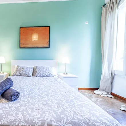 Rent this 9 bed room on Baba Supermercat in Gran Via de les Corts Catalanes, 617