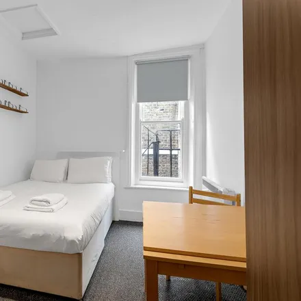 Rent this studio apartment on 10 Pembridge Villas in London, W2 4XE