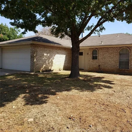 Rent this 3 bed house on 5420 Prince Drive in Lake Dallas, Denton County
