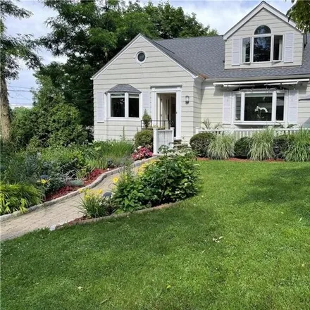 Rent this 4 bed house on 1 Rockridge Road in Mamaroneck, NY 10538