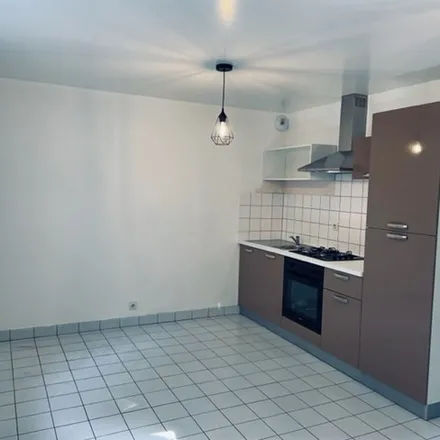Rent this 2 bed apartment on 15 Rond-Point de la République in 56500 Locminé, France