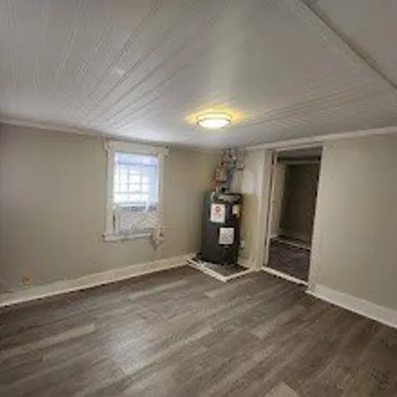 Rent this studio house on 522 High Street in Clarksville, TN 37040