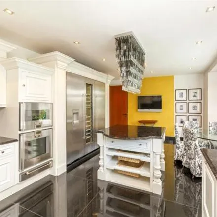 Image 3 - Finchley Road, London, NW3 6HN, United Kingdom - Apartment for rent