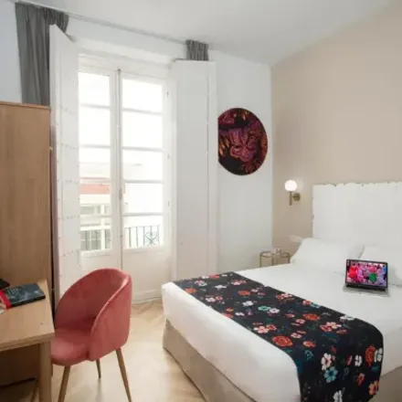 Rent this 1 bed room on Casual con Duende in Calle Obispo Urquinaona, 11005 Cádiz