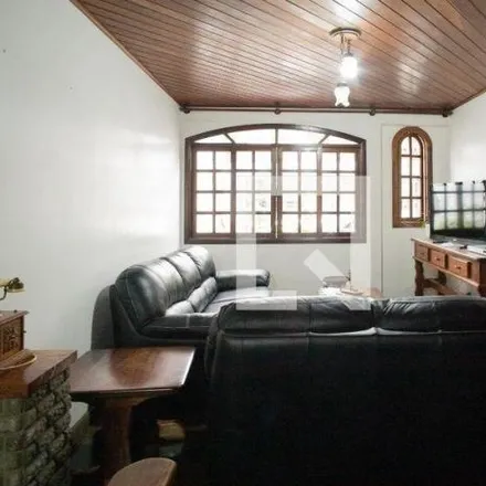 Rent this 3 bed house on Shell in Avenida Padre Anchieta, Jordanópolis