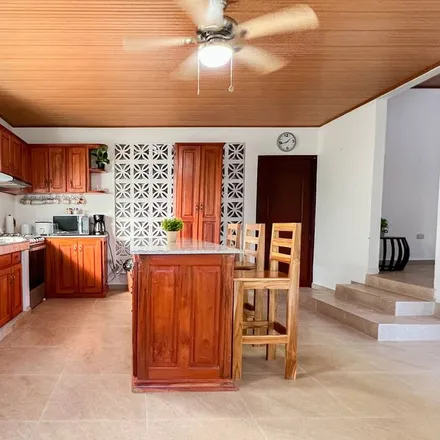 Rent this 4 bed house on Distrito Calobre