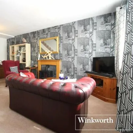 Image 2 - Wilcox Close, Borehamwood, WD6 5PY, United Kingdom - Townhouse for sale