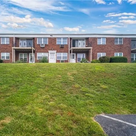 Image 2 - 5 Colonial Rd Apt 55, Beacon, New York, 12508 - Condo for sale