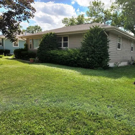 Buy this 4 bed house on 356 26th Street Northwest in Cedar Rapids, IA 52405