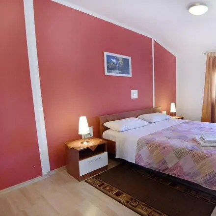 Rent this 2 bed apartment on 52475 Zambratija - Zambrattia