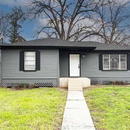 Buy this 3 bed house on 2916 Lavender Street in Houston, TX 77026