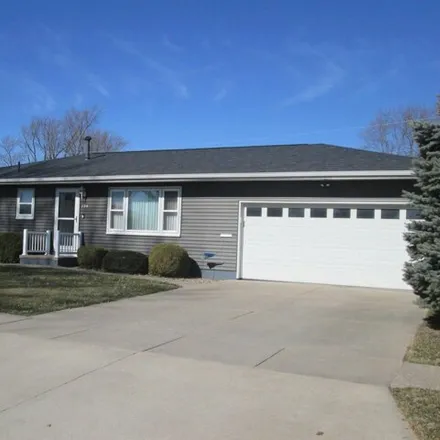 Buy this 3 bed house on 1973 Hedge Avenue in Burlington, IA 52601