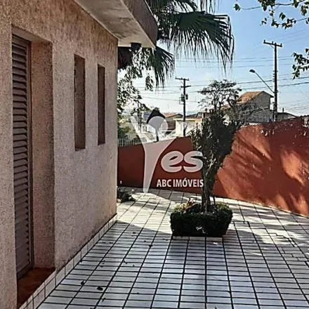 Buy this 2 bed house on Rua Jambeiro in Vila Alzira, Santo André - SP