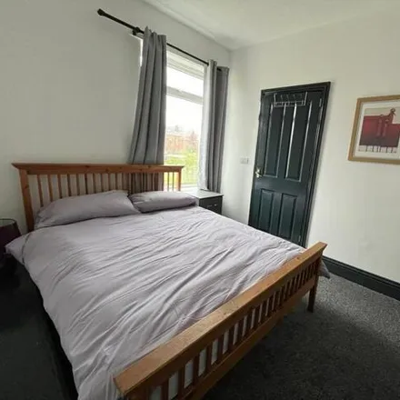 Image 3 - 22 Ashdown Road, Wakefield, WF1 5LU, United Kingdom - House for rent