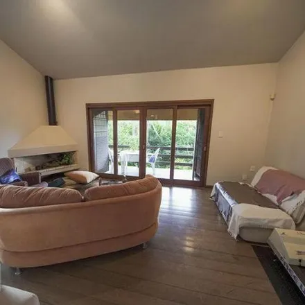 Buy this 4 bed house on Rua Doutor Karl Wilhelm Schinke in Rondônia, Novo Hamburgo - RS