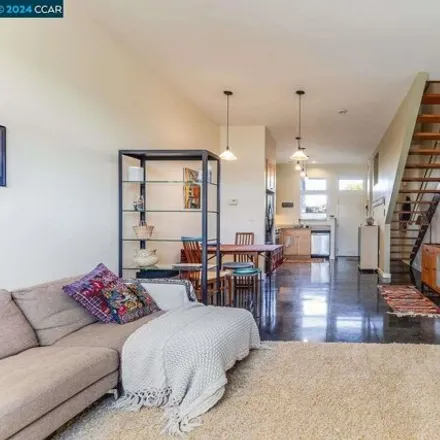 Image 4 - 1210 32nd St, Oakland, California, 94608 - House for sale
