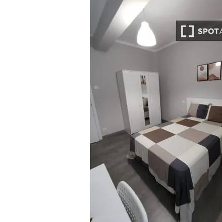 Rent this 5 bed room on Ortopedia Zaraorto in Paseo de Fernando El Católico, 39