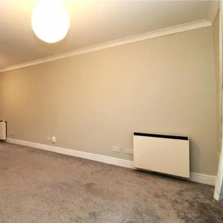 Image 4 - Grosvenor Place, Horsell, GU21 5DJ, United Kingdom - Apartment for sale