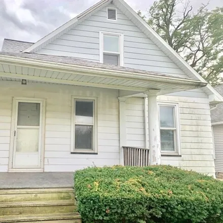 Rent this 4 bed house on 591 Marquette Street in LaSalle, IL 61301