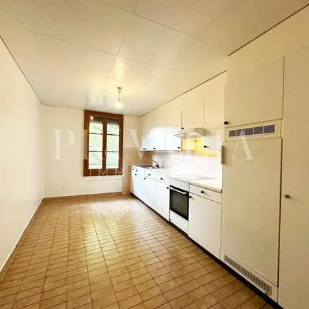 Rent this 4 bed apartment on Le Pressoir in Rue Dr-Alfred-Vincent, 1201 Geneva