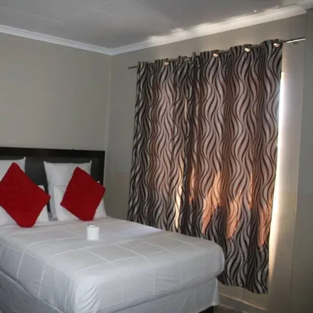 Image 5 - Johannesburg, City of Johannesburg Metropolitan Municipality, South Africa - House for rent