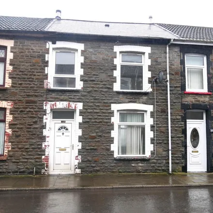 Rent this 3 bed townhouse on Kenry Street in Tonypandy, CF40 1DE