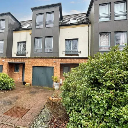Rent this 4 bed townhouse on 5 Kaims Terrace in Livingston, EH54 7EX