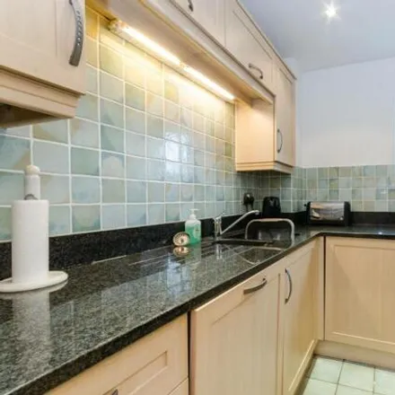 Buy this 1 bed apartment on unnamed road in London, TW8 0FB