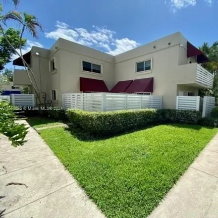 Buy this 3 bed house on Central Park Place North in Plantation, FL 33324