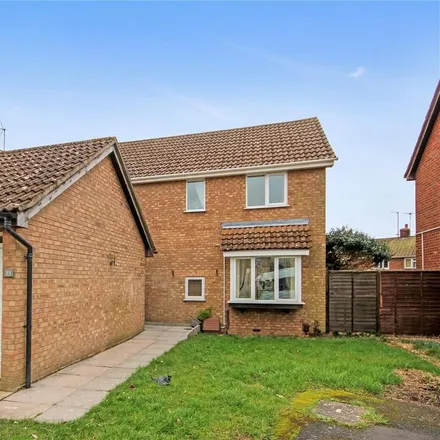 Rent this 4 bed house on Croft Way in Rushden, NN10 0ES