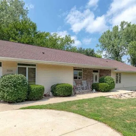 Buy this 3 bed house on 2098 Castle Street in Waterloo, IA 50701