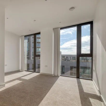 Image 9 - Echo Court, 21 Admiralty Avenue, London, E16 2PN, United Kingdom - Apartment for rent