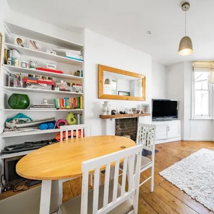 Rent this 2 bed apartment on Bikehangar 2495 in Saltoun Road, London