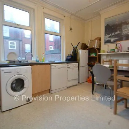 Rent this 5 bed townhouse on Abu Bakar in 37 Queen's Road, Leeds