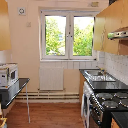 Rent this 1 bed apartment on Evelyn Street in London, SE8 5HG
