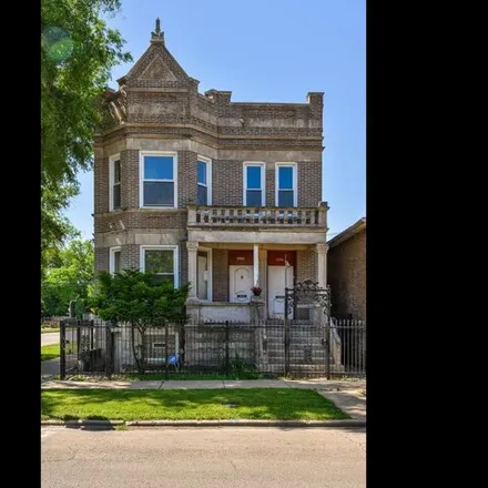 Buy this 8 bed house on 2901 W Arthington St in Chicago, Illinois