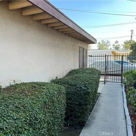 Image 6 - Ponderosa Park Family Resource Center, 320 East Orangewood Avenue, Anaheim, CA 92802, USA - House for sale