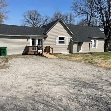 Image 6 - 842 North Main Street, Butler, MO 64730, USA - House for sale
