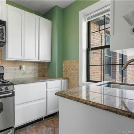 Image 8 - 831 Bronx River Road, City of Yonkers, NY 10708, USA - Apartment for sale