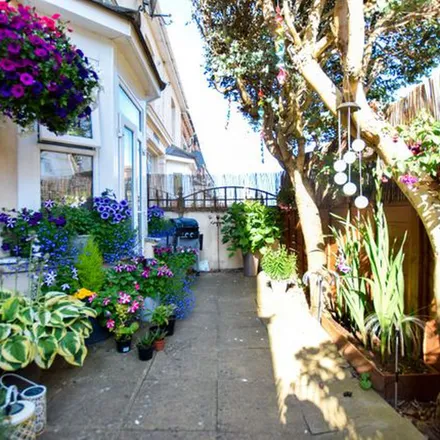 Rent this 2 bed apartment on Norwich Avenue in Bournemouth, BH2 5BU