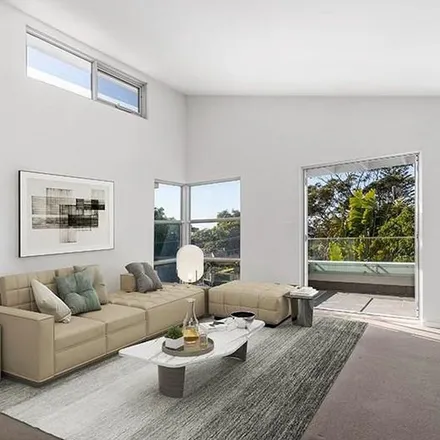 Rent this 5 bed apartment on Woodland St opp Bareena Dr in Woodland Street, Balgowlah Heights NSW 2093