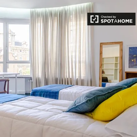 Rent this 5 bed room on 012 Salvà - Poeta Querol in Carrer de Salvà, 46002 Valencia