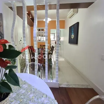 Buy this 3 bed apartment on Avenida Doutor Bernardino de Campos in Pompéia, Santos - SP